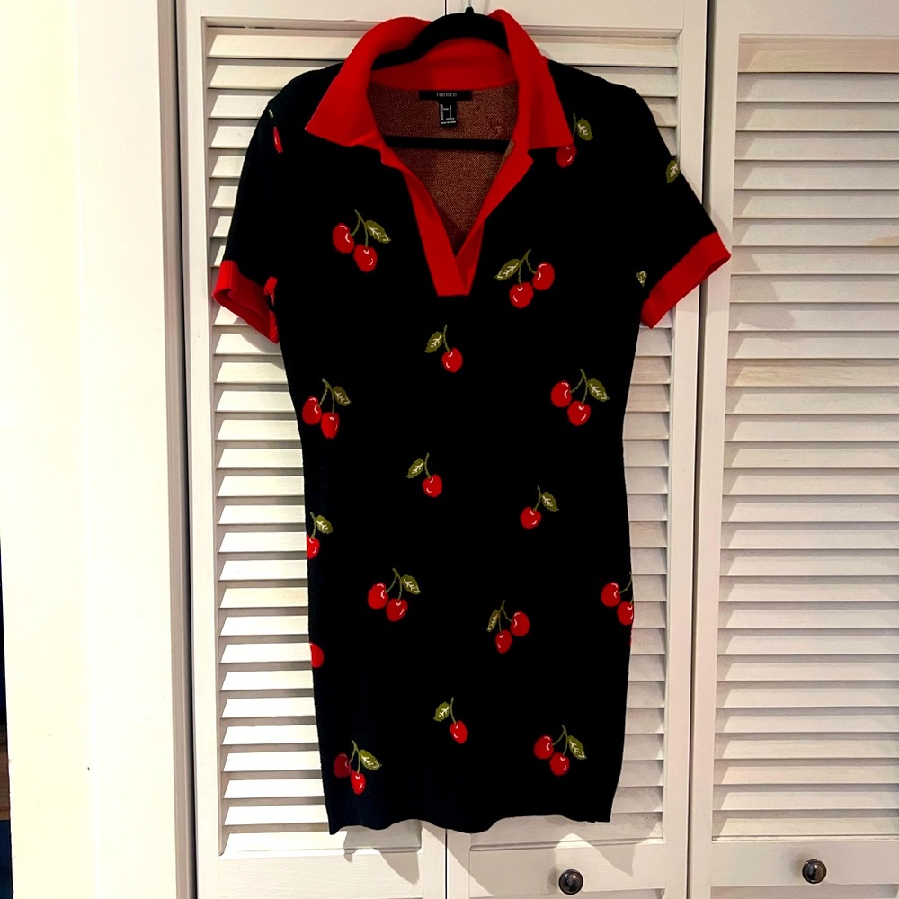 Black Cherry Swearer Dress- F21- Large